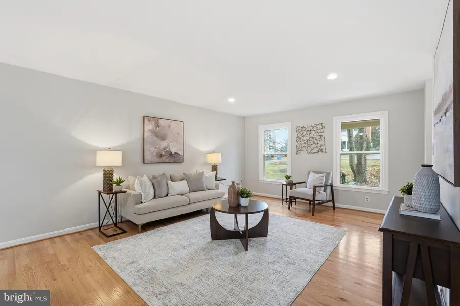 601 Sideling Ct Ne, Vienna, VA 22180 - #3