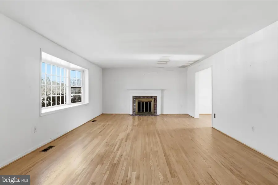 2008 Friendship Ln, Falls Church, VA 22043 - #2