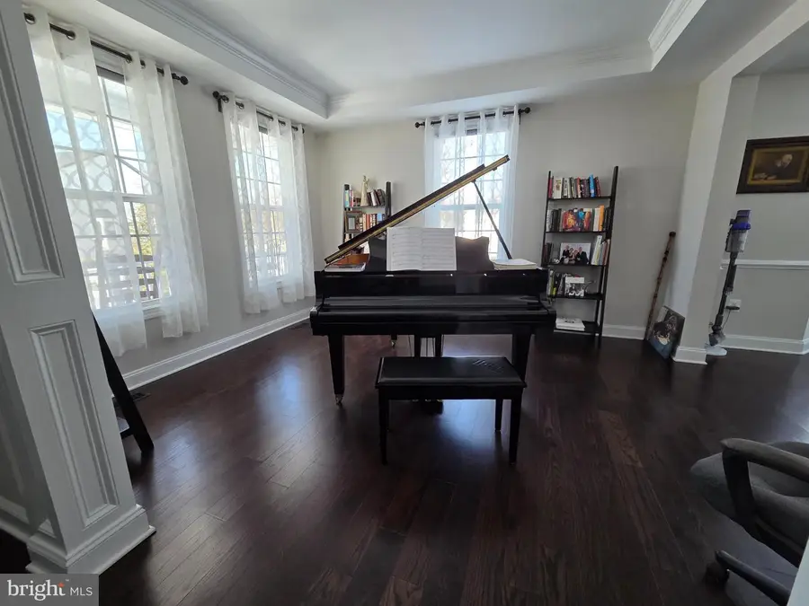 2905 Random Rd, Falls Church, VA 22042 - #2