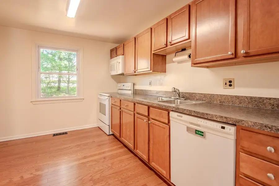 2658 Fanieul Hall Ct, Herndon, VA 20171 - #3