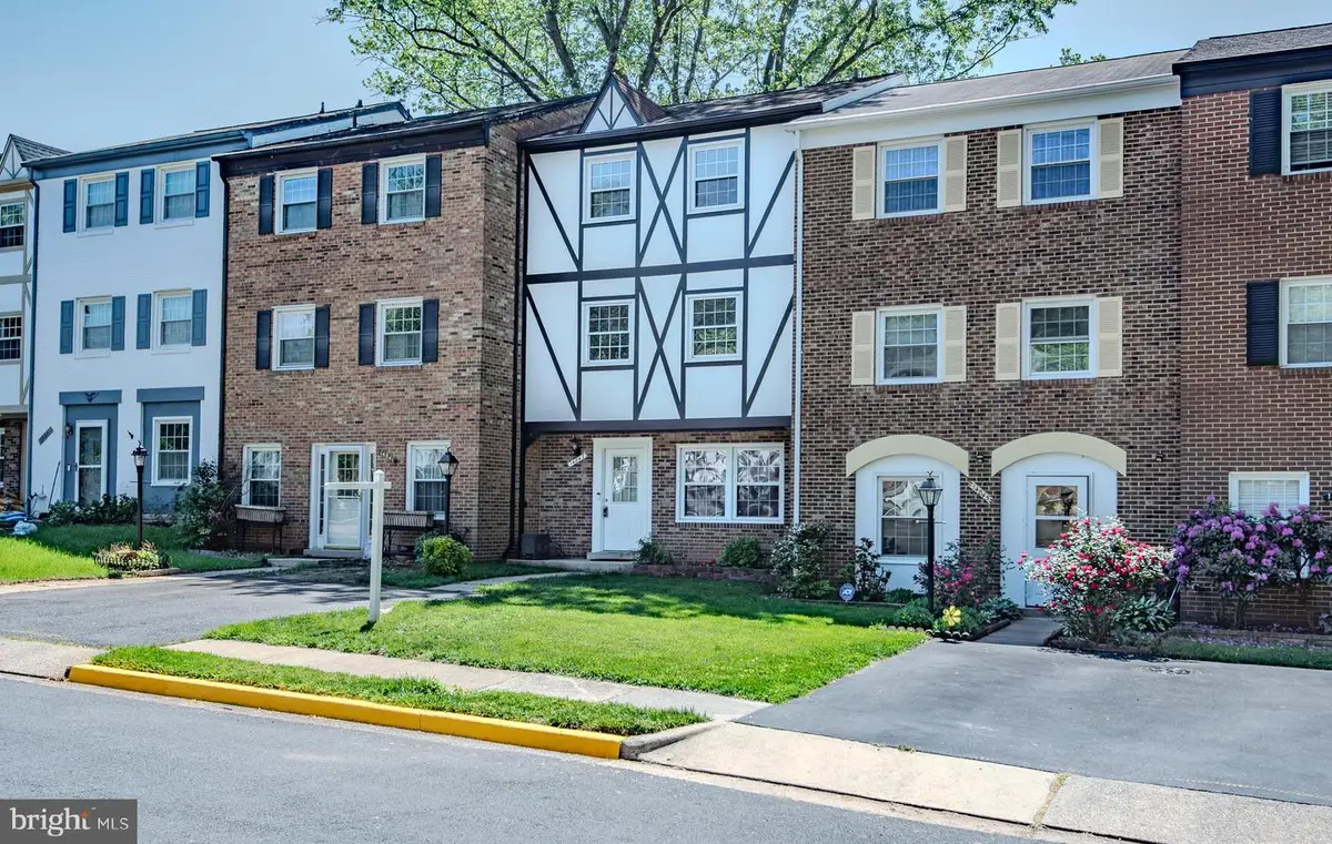 14843 Leicester Ct, Centreville, VA 20120 - #1