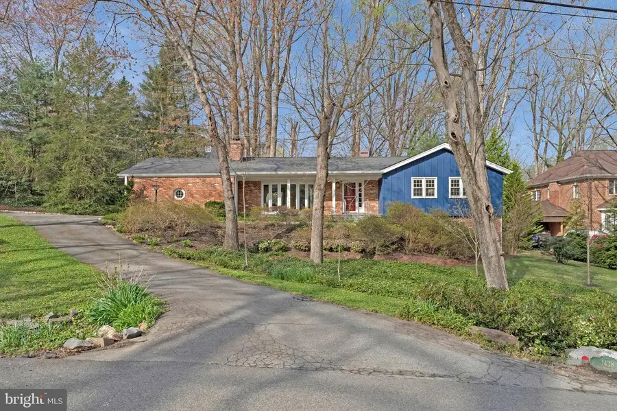 1438 Brookhaven Dr, McLean, VA 22101 - #2