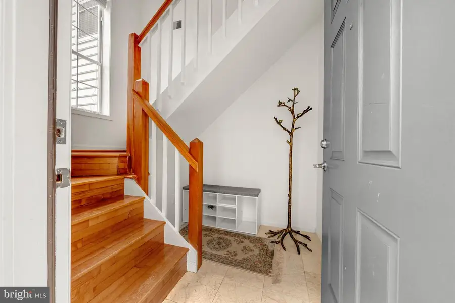 10147 Oakton Terrace Rd, Oakton, VA 22124 - #2