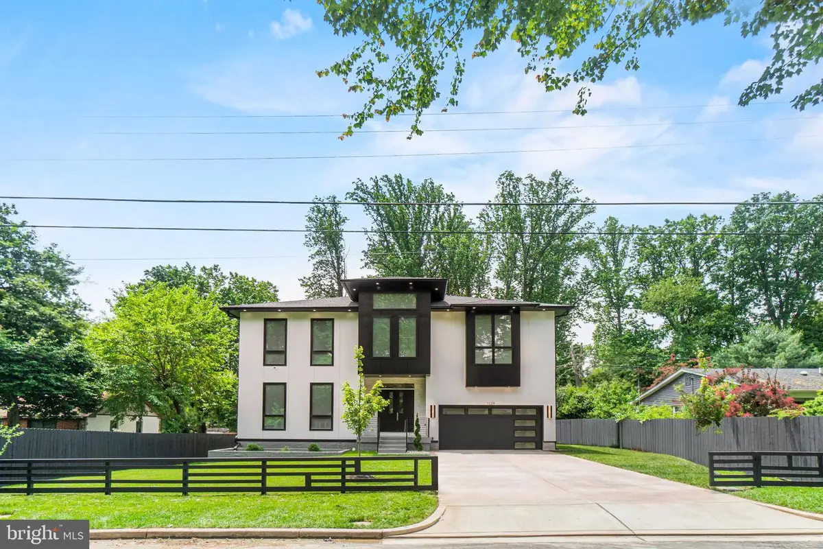 7229 Deborah Dr, Falls Church, VA 22046 - #1