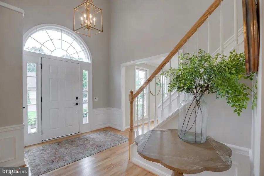 8308 Greentree Manor Ln, Fairfax Station, VA 22039 - #3