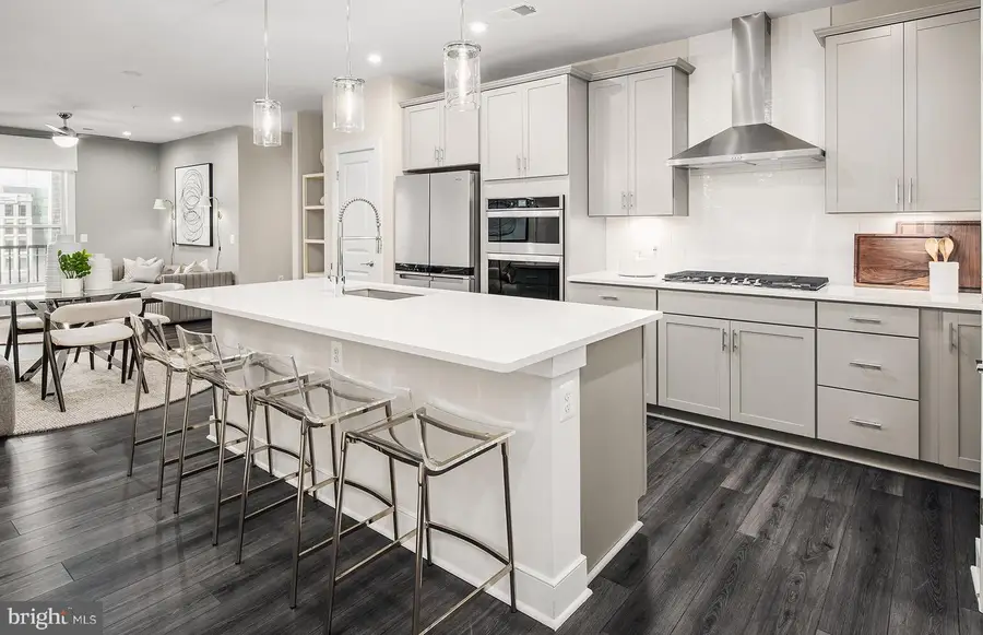 8131 Shining Star Ln #405, Vienna, VA 22182 - #2