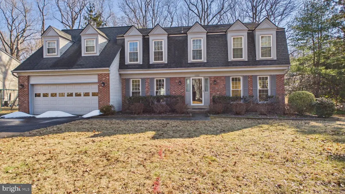 10298 Dunn Meadow Rd, Vienna, VA 22182 - #1