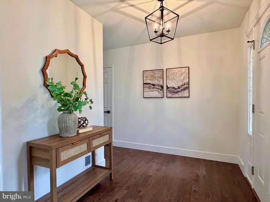 4607 Tapestry Dr, Fairfax, VA 22032 - #2