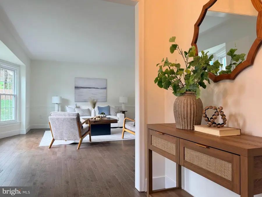 4607 Tapestry Dr, Fairfax, VA 22032 - #3