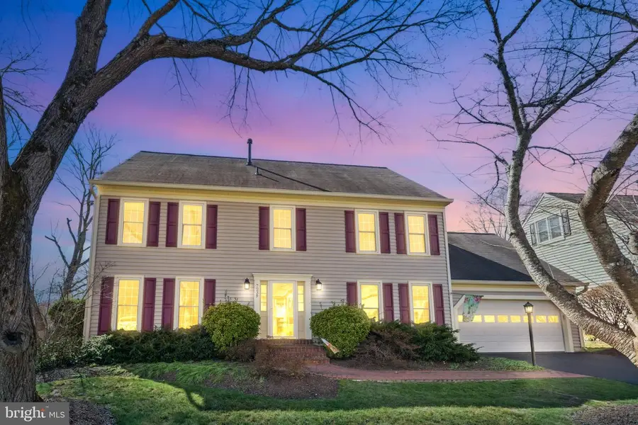 7239 Devereux Ct, Alexandria, VA 22315 - #2