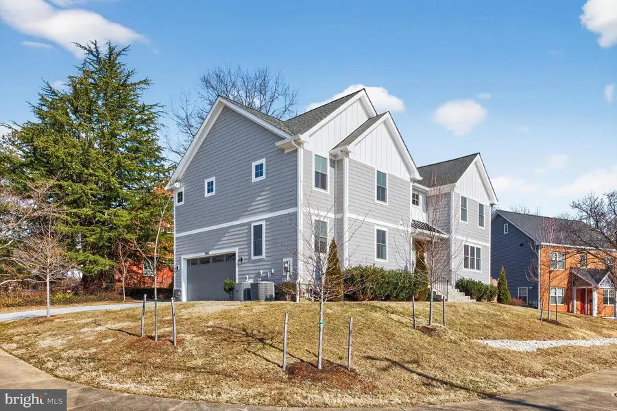 7405 Storm Ct, Falls Church, VA 22043 - #2