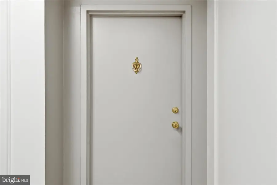 7600 Tremayne Pl #301, McLean, VA 22102 - #3