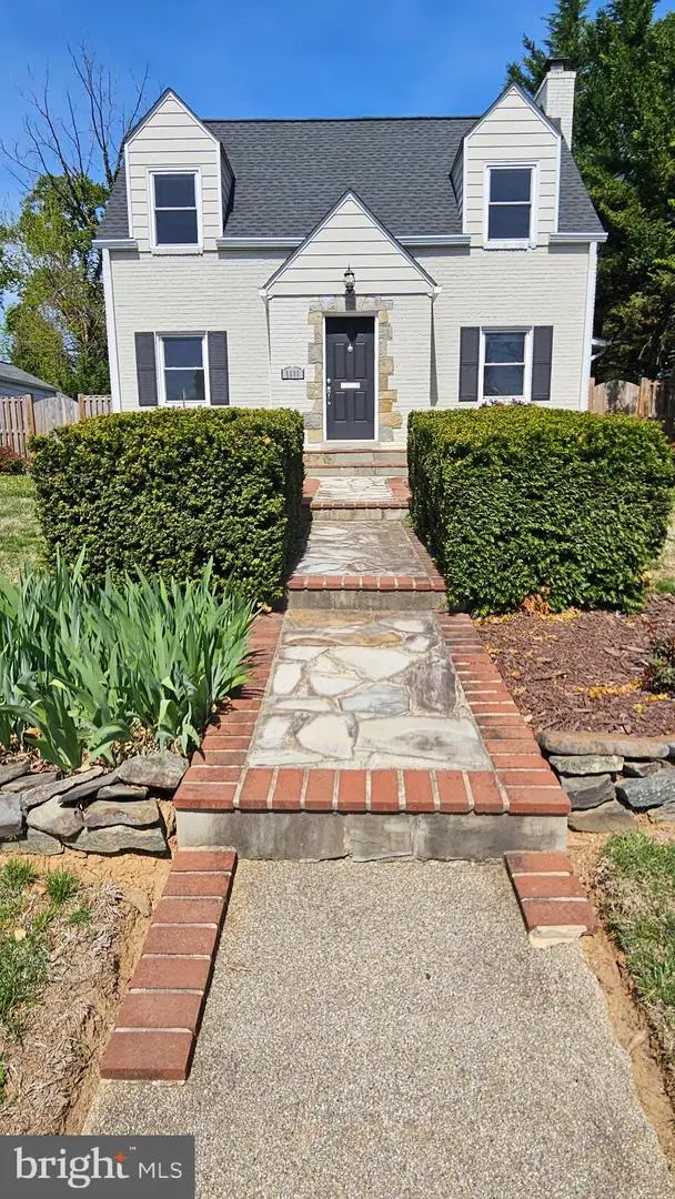 6060 Wooten Dr, Falls Church, VA 22044 - #1