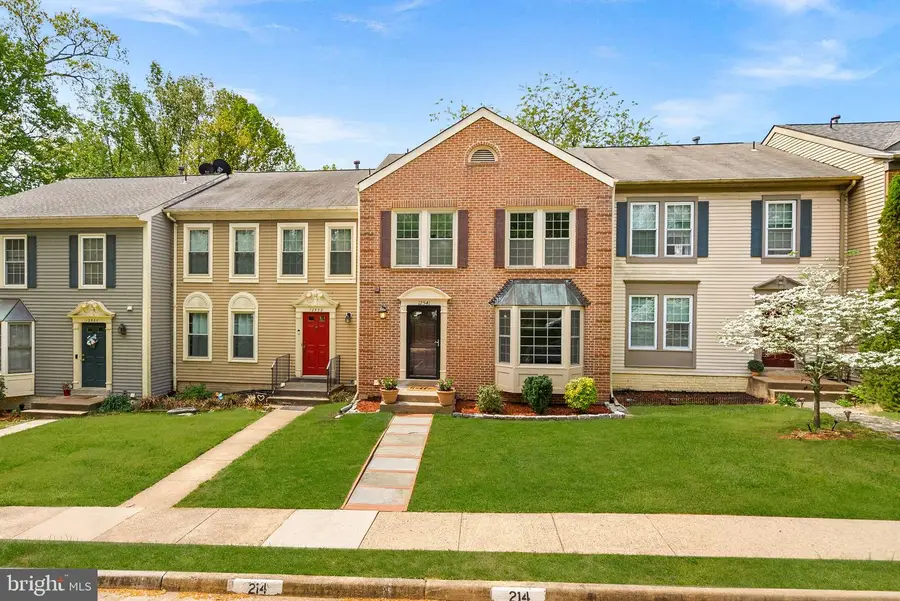 12541 Alder Woods Dr, Fairfax, VA 22033 - #3