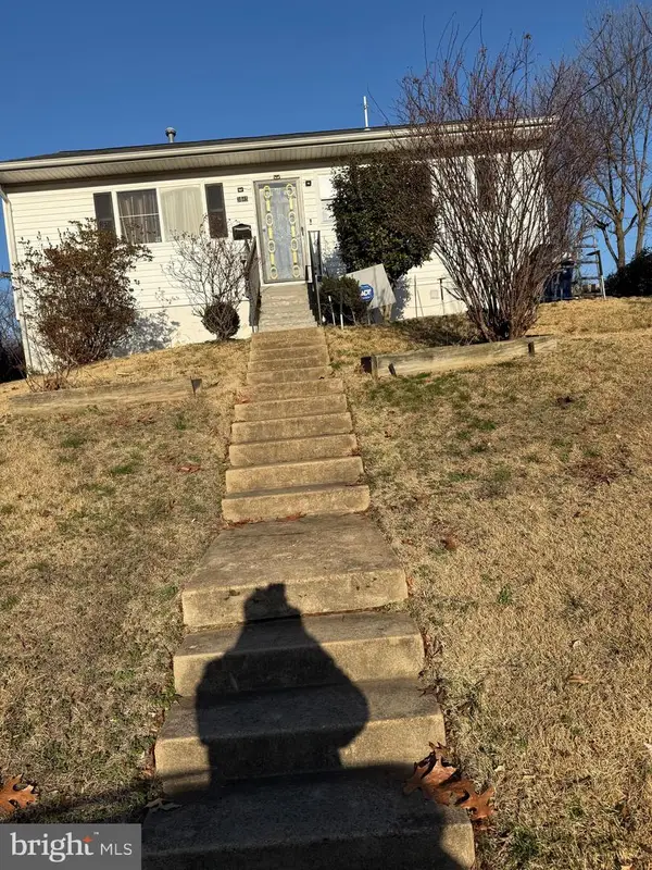 3845 Pinewood Ter, FALLS CHURCH, VA 22041