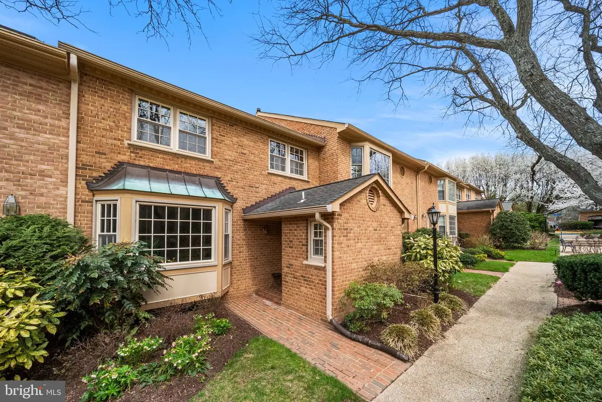 7308 Aynsley Ln, McLean, VA 22102 - #1