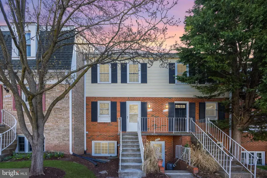 6145 Strasburg Dr, Centreville, VA 20121 - #2