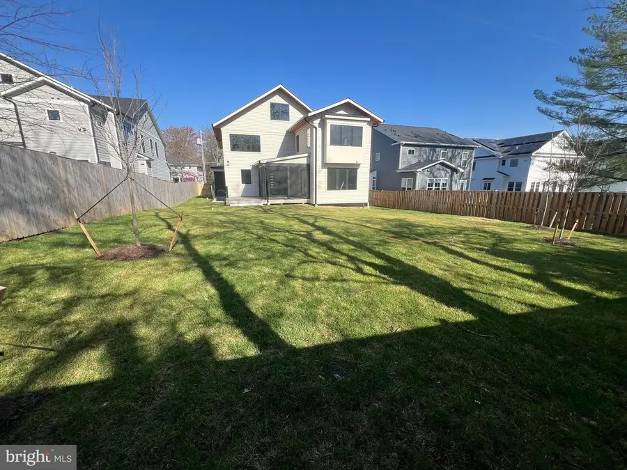 112 Elm St Sw, Vienna, VA 22180 - #2