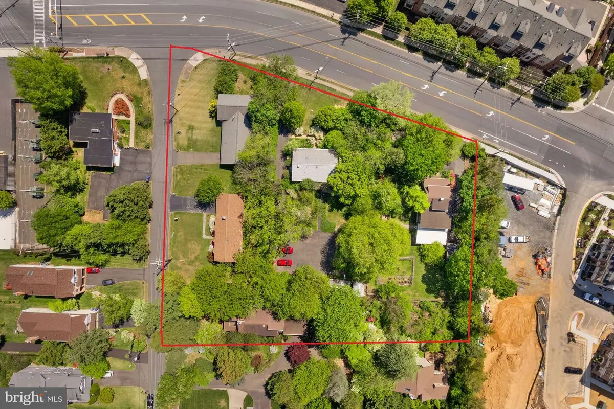 Chain Bridge Rd/pathfinder Lane, McLean, VA 22101 - #1