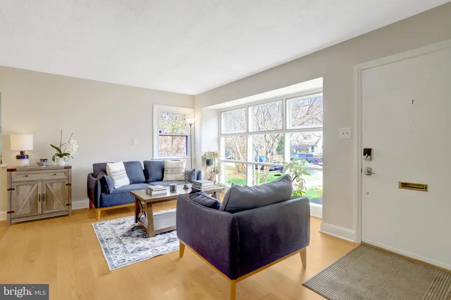 6728 Swarthmore Dr, Alexandria, VA 22307 - #3