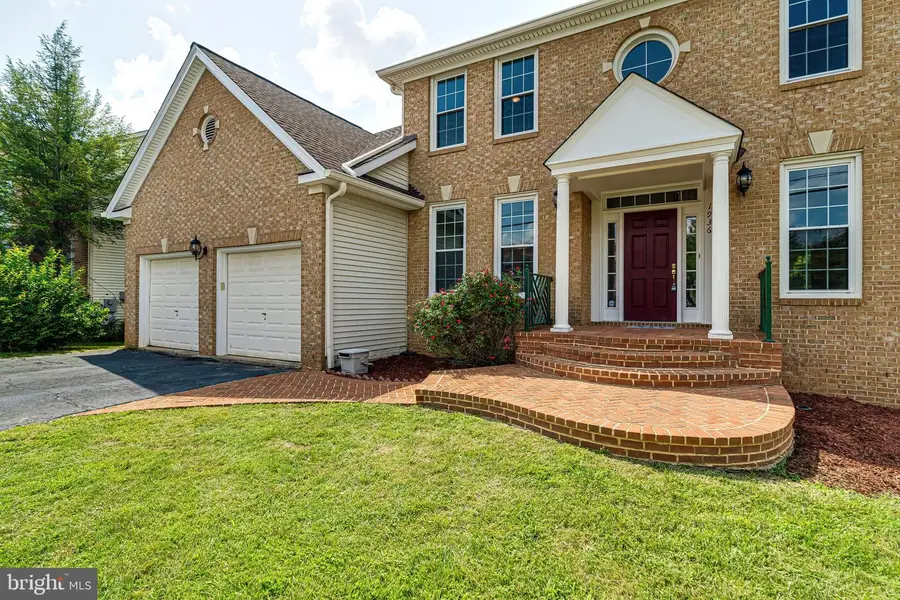 1936 Lord Fairfax Rd, Vienna, VA 22182 - #3