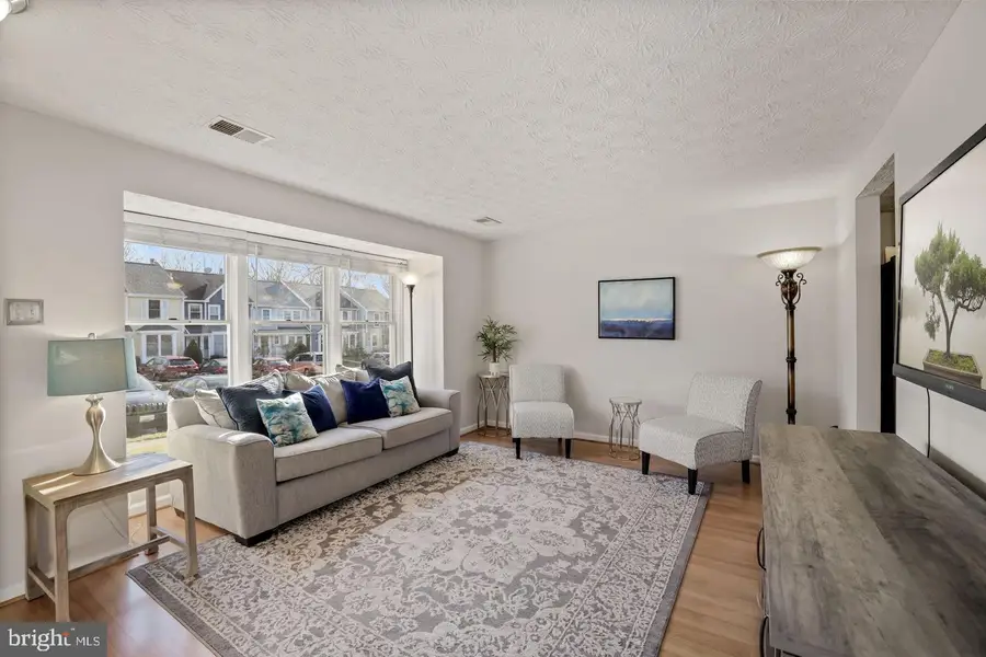 1538 Twisted Oak Dr, Reston, VA 20194 - #2