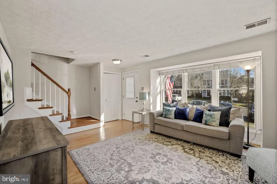 1538 Twisted Oak Dr, Reston, VA 20194 - #3