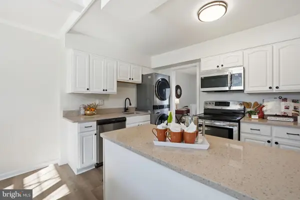 14444 Cool Oak Ln, CENTREVILLE, VA 20121