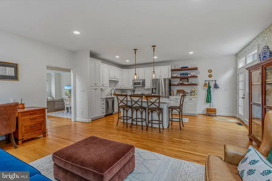 9412 Regency Crest Dr, Vienna, VA 22181 - #3