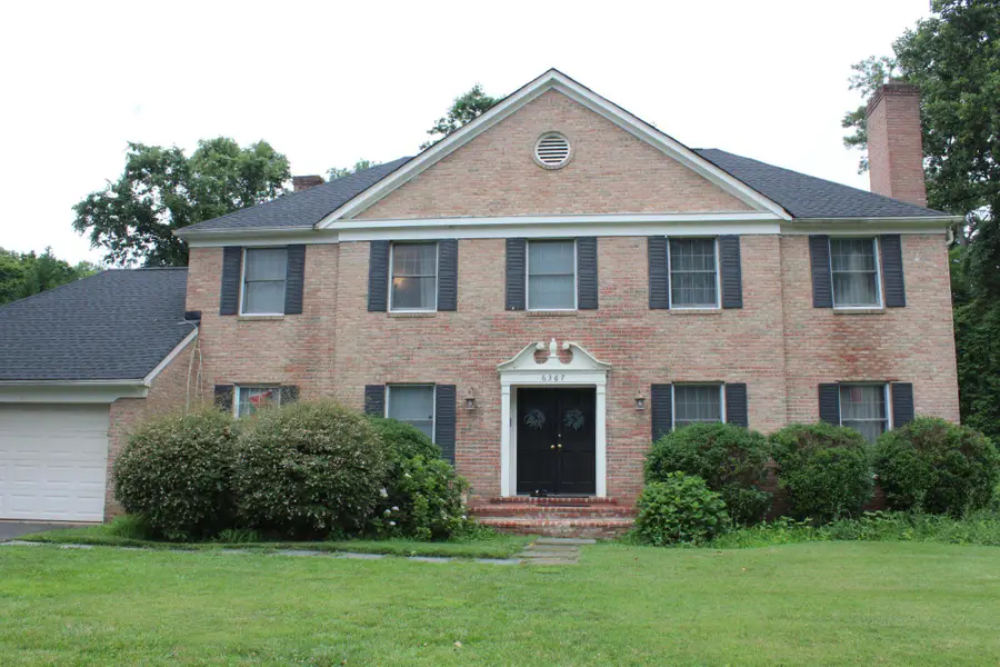 6367 Lynwood Hill Rd, McLean, VA 22101 - #2
