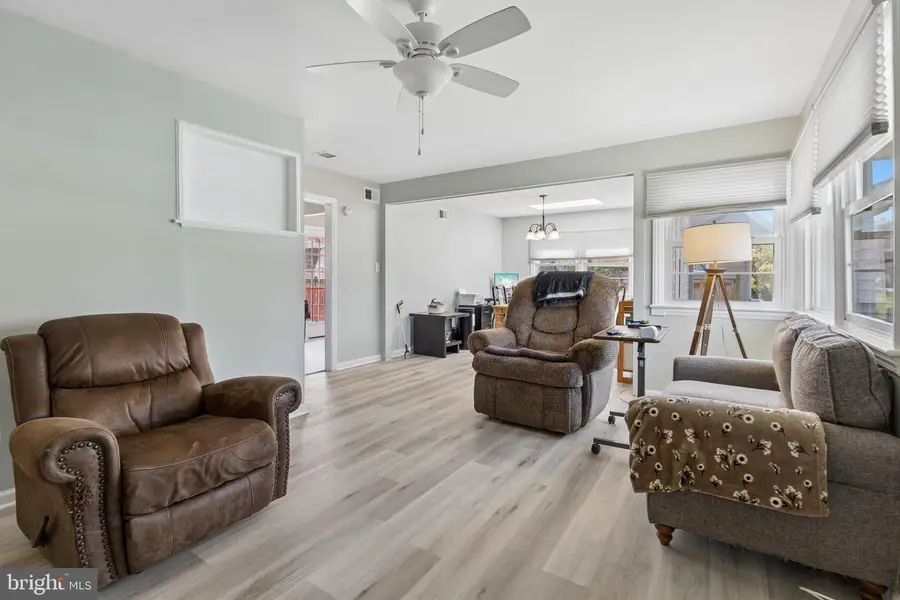 6909 Columbia Dr, Alexandria, VA 22307 - #3