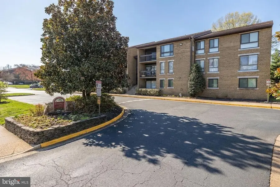 565 Florida Ave #202, Herndon, VA 20170 - #2