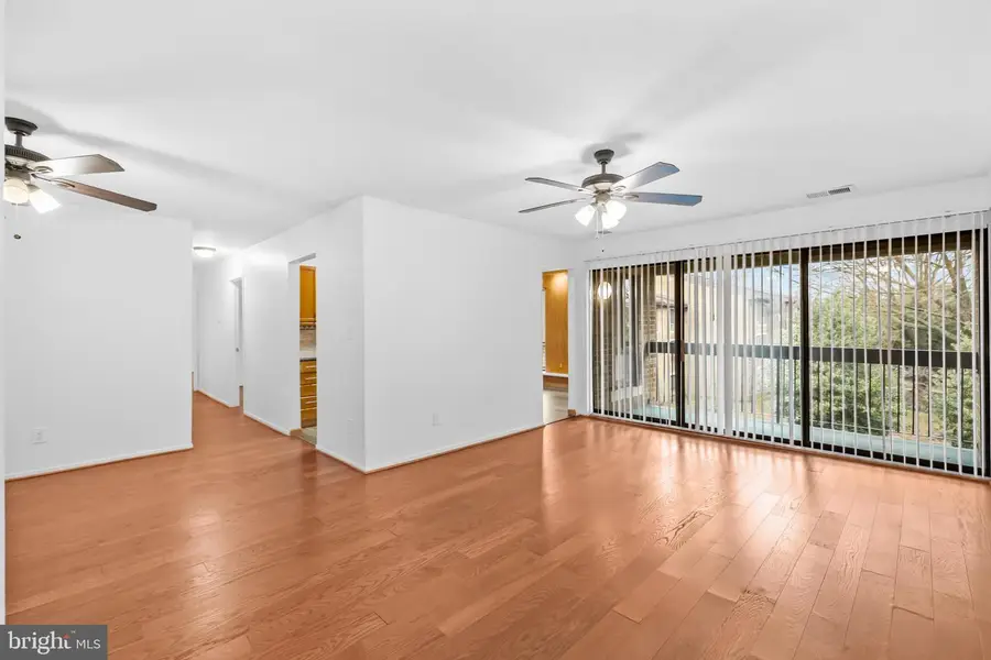 565 Florida Ave #202, Herndon, VA 20170 - #3