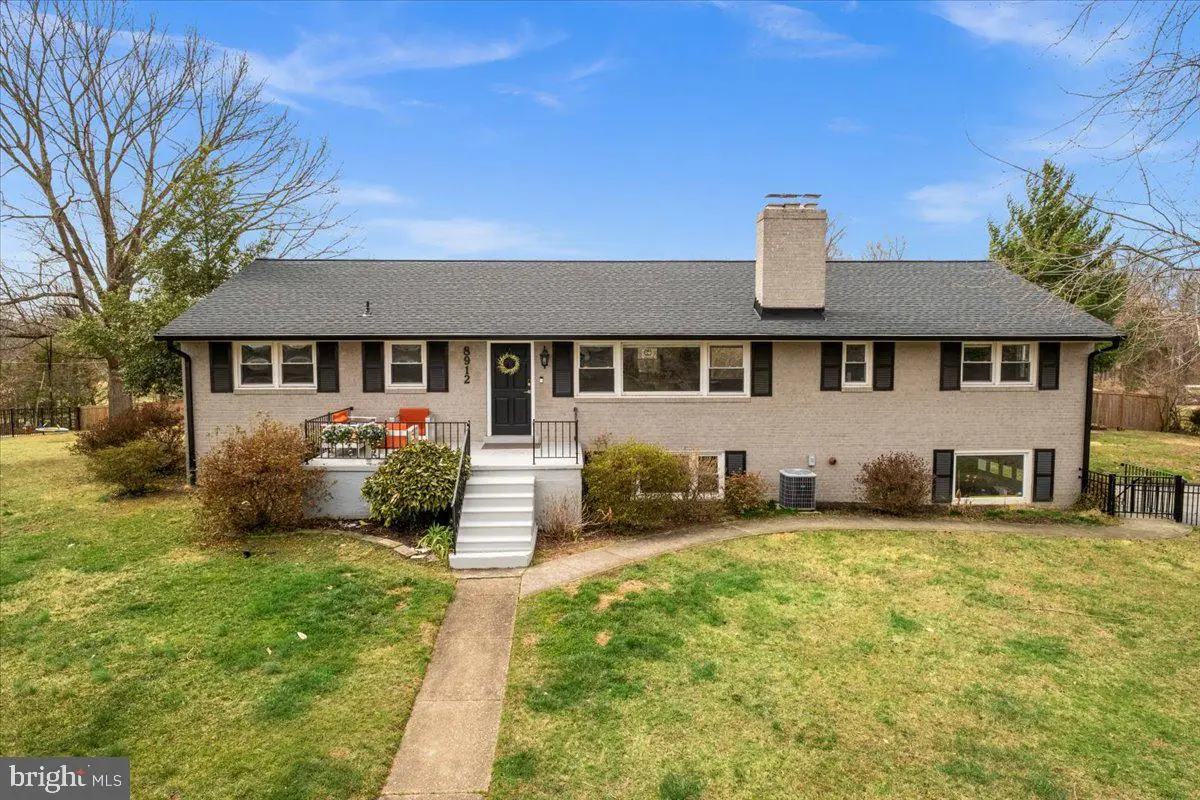 8912 Dogue Dr, Alexandria, VA 22309 - #1