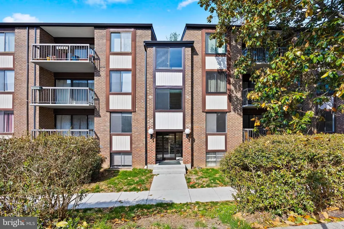 9710 Kingsbridge Dr #101, Fairfax, VA 22031 - #1