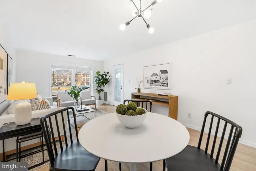 3175 Summit Square Dr #5-a12, Oakton, VA 22124 - #3