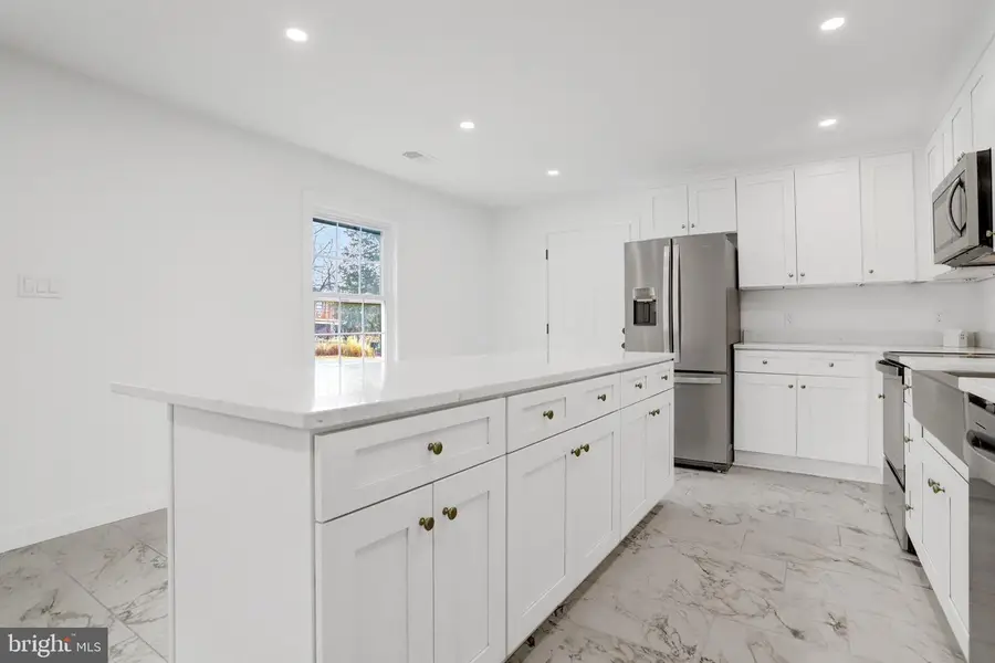 4816 Edwards St, Alexandria, VA 22312 - #2