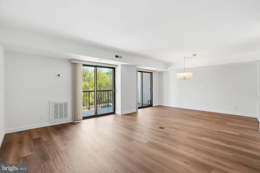 3800 Powell Ln #311, Falls Church, VA 22041 - #2