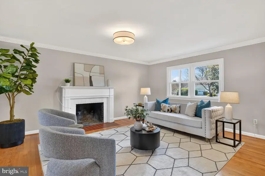 3229 Magnolia Ave, Falls Church, VA 22041 - #2