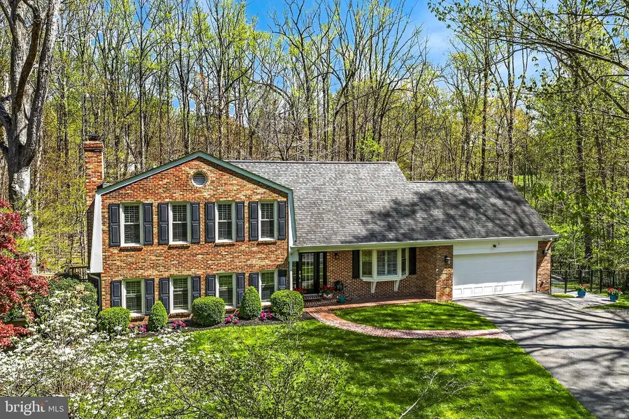 6221 Ballsford Dr, Fairfax Station, VA 22039 - #2