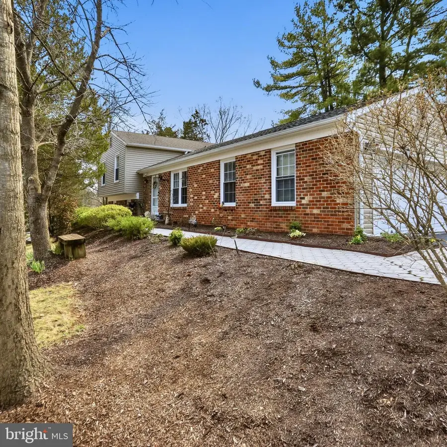 13501 King Charles Dr, Chantilly, VA 20151 - #3