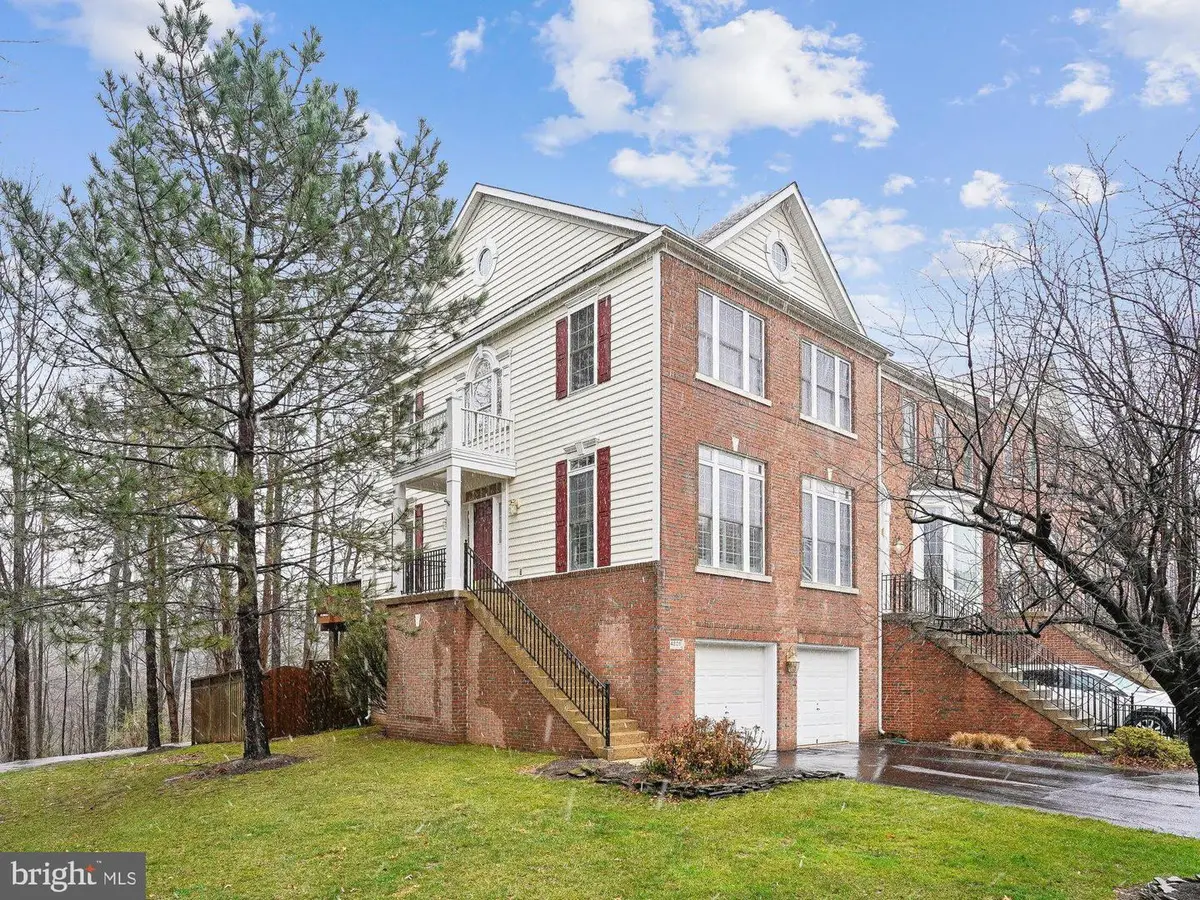 4201 Lower Park Dr, Fairfax, VA 22030 - #1