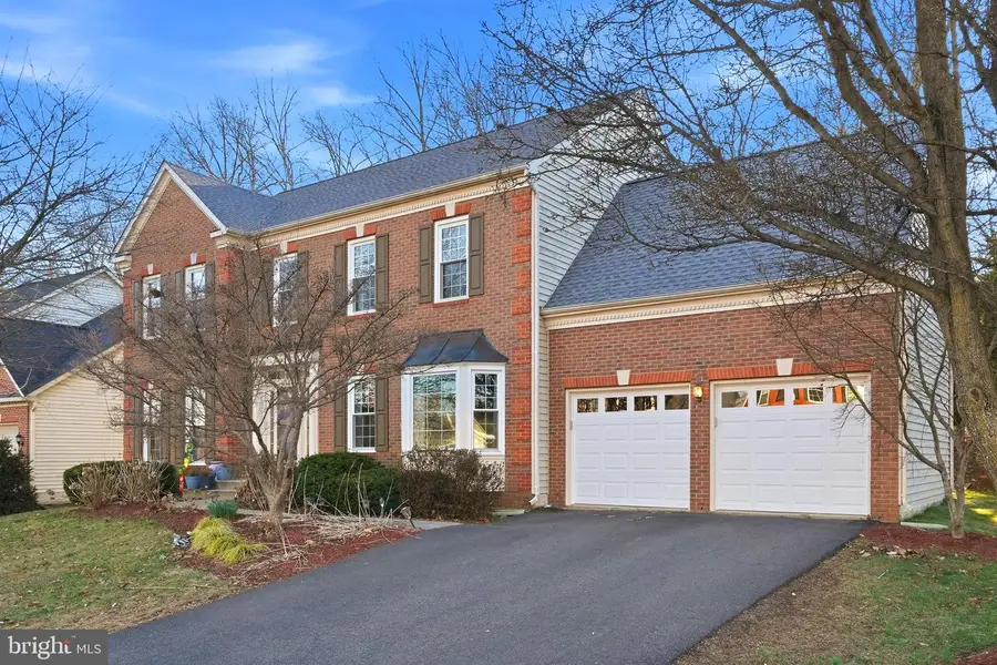 5012 Whisper Willow Dr, Fairfax, VA 22030 - #2