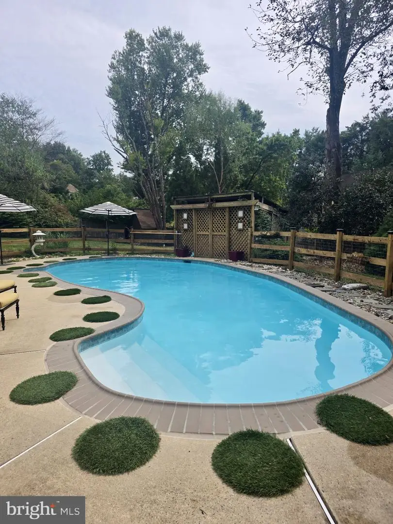 1808 Clovermeadow Dr, Vienna, VA 22182 - #3