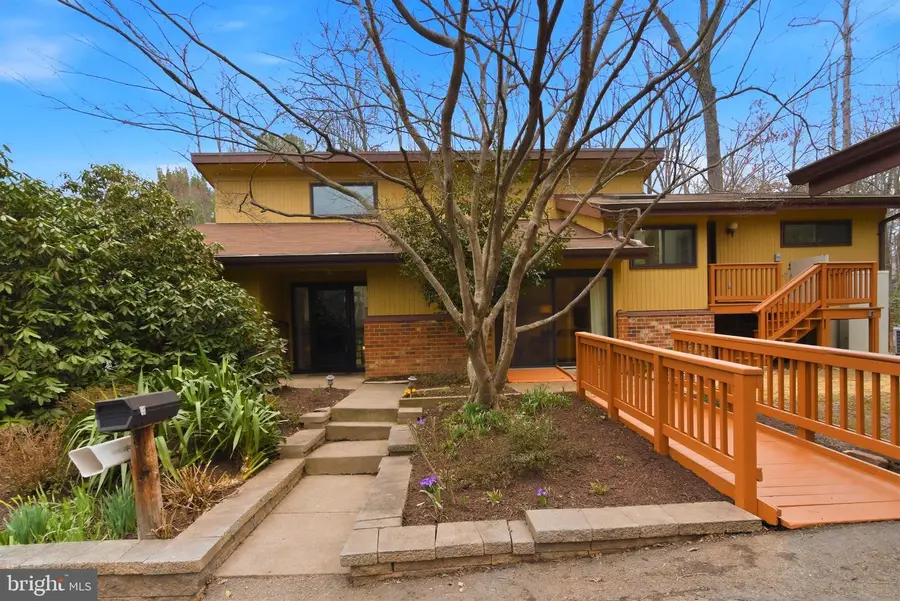 11203 Leatherwood Dr, Reston, VA 20191 - #2