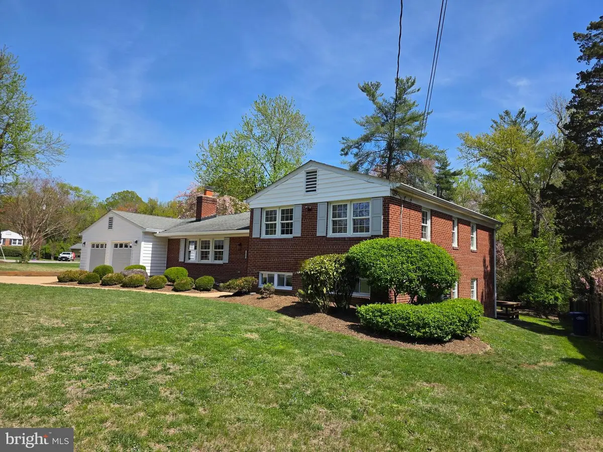 1915 Shannon Ct, Alexandria, VA 22306 - #1