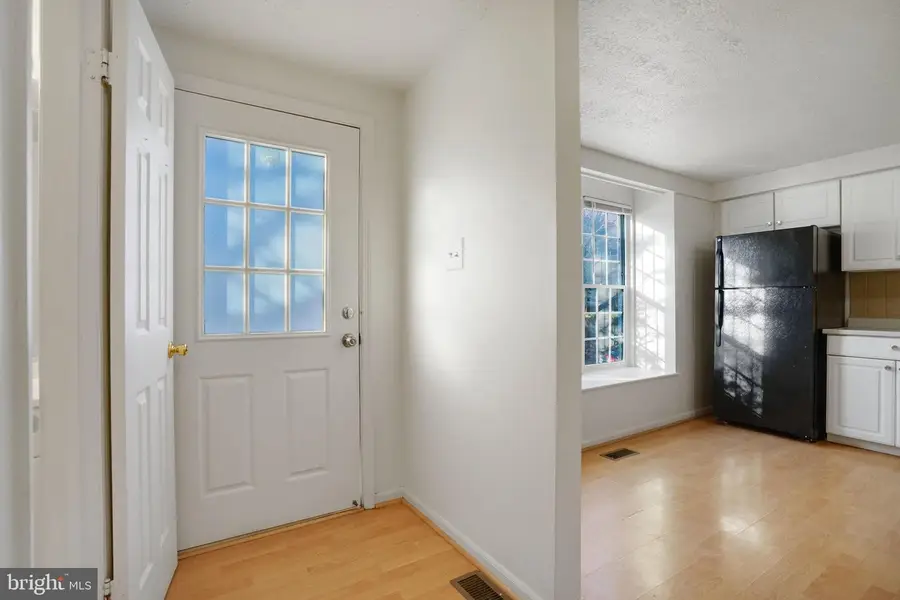 6515 Field Master Dr, Springfield, VA 22152 - #3