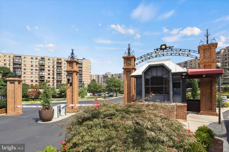 8360 Greensboro Dr #908, McLean, VA 22102 - #3