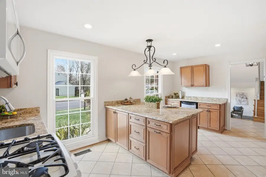 9502 Wallingford Dr, Burke, VA 22015 - #3