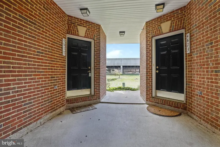 4617 Hummingbird Ln #110, Fairfax, VA 22033 - #2